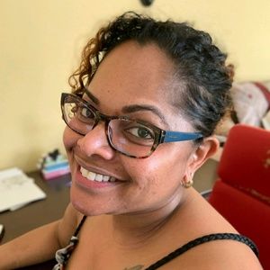 Meet your Posher, Debbie